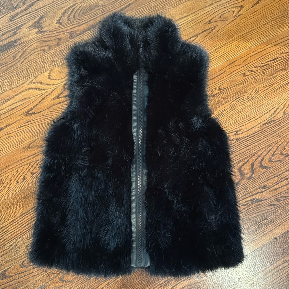 NWOT Soft Furry Zip Front Fully Lined Vest with Pockets